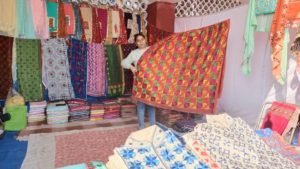 हाथ से बनी पंजाब की फुलकारी की शिल्पकला का रंग भी दिखाई दे रहा है महोत्सव में