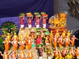 अंतराष्ट्रीय गीता महोत्सव में पहुंचने लगे है शिल्पकारों की शिल्पकला के कद्रदान