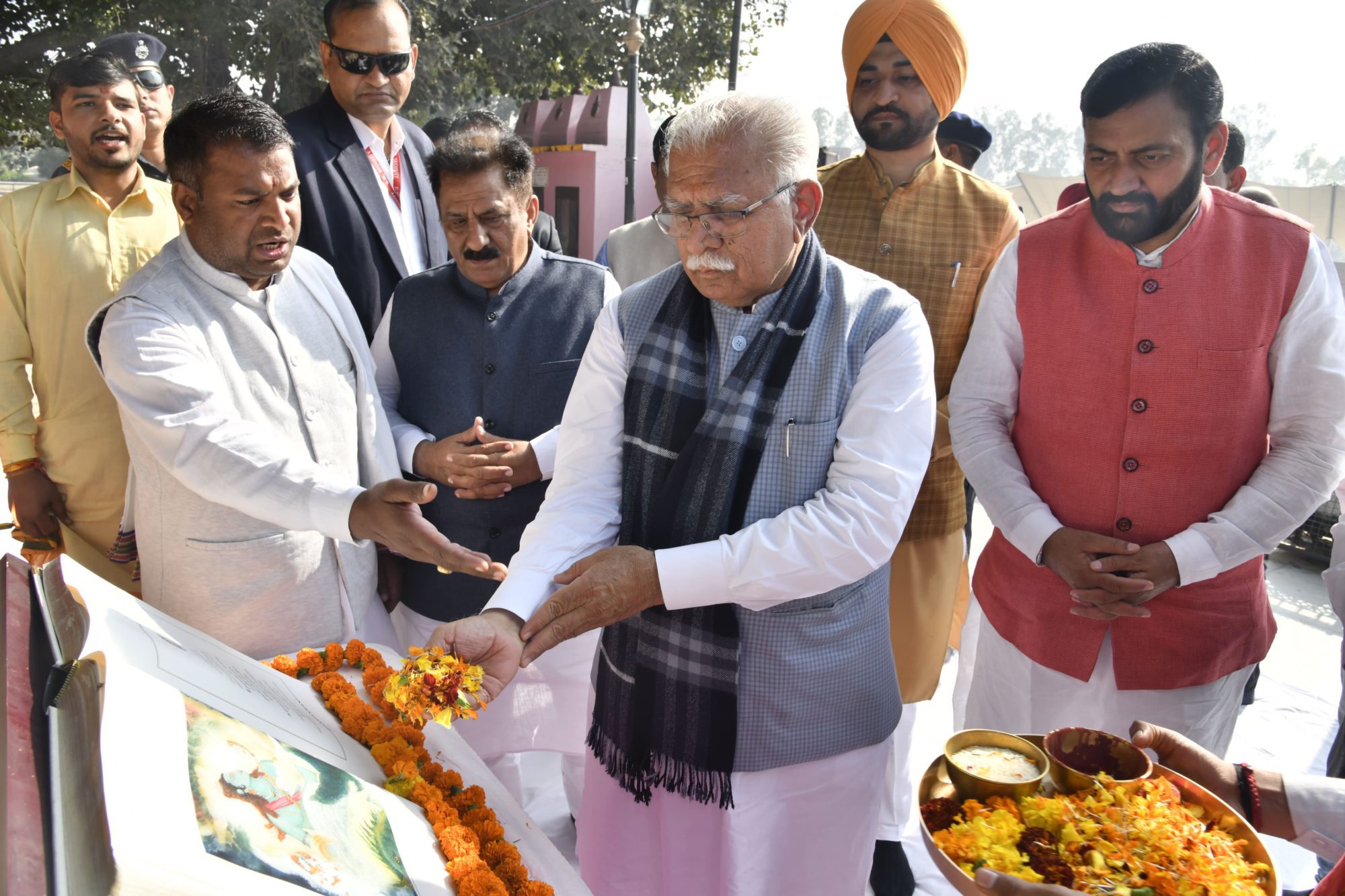 गीता स्थली ज्योतिसर में मुख्यमंत्री मनोहर लाल ने गीता महोत्सव पर किया गीता पूजन