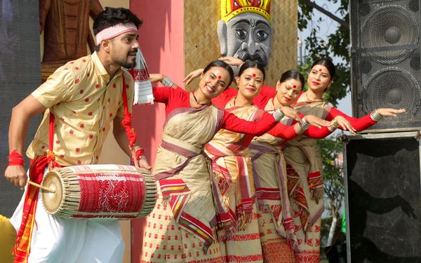 अंतरराष्ट्रीय गीता महोत्सव 2023 में असम की संस्कृति का दीदार हो रहा है। बिहू की मादक ताल पर हर कोई झूम रहा है, आनंद और भक्ति का अद्भुत संगम।