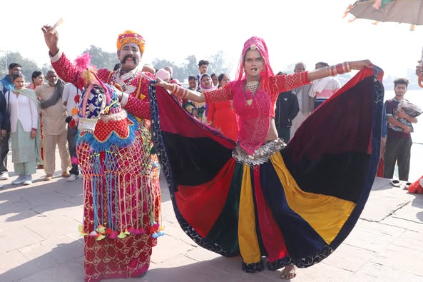 अंतर्राष्ट्रीय गीता महोत्सव में काची घोड़ी नृत्य की प्रस्तुति ने सभी को मंत्रमुग्ध कर दिया!