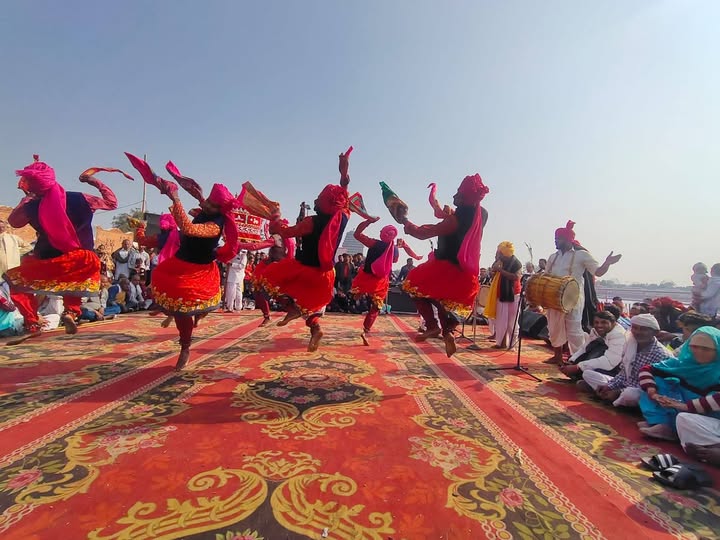 अंतर्राष्ट्रीय गीता महोत्सव में महाराष्ट्र के आदिवासी लोक नृत्य की प्रस्तुति ने सभी को मंत्रमुग्ध कर दिया!