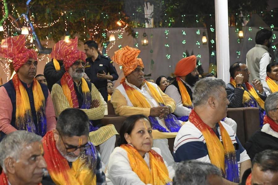 पवित्र ब्रह्मसरोवर पर गूँजी भक्ति की दिव्य गूंज: गीता महाआरती में उमड़ा आस्था का सागर