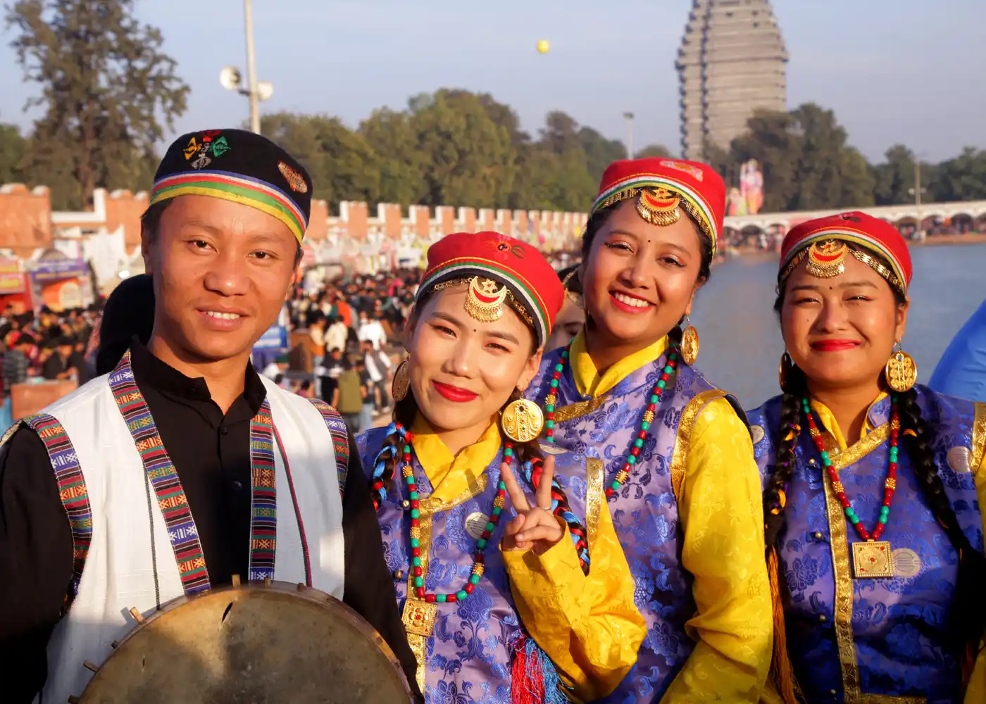 रंगों, मुस्कानों और संस्कृति का अनोखा संगम