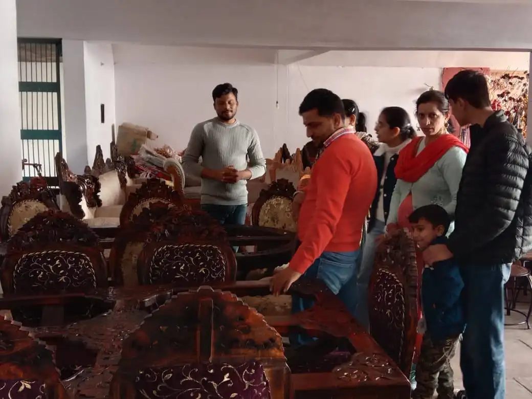 पारंपरिक लकड़ी कला की बारीकियाँ – शिल्प प्रदर्शनी 2025