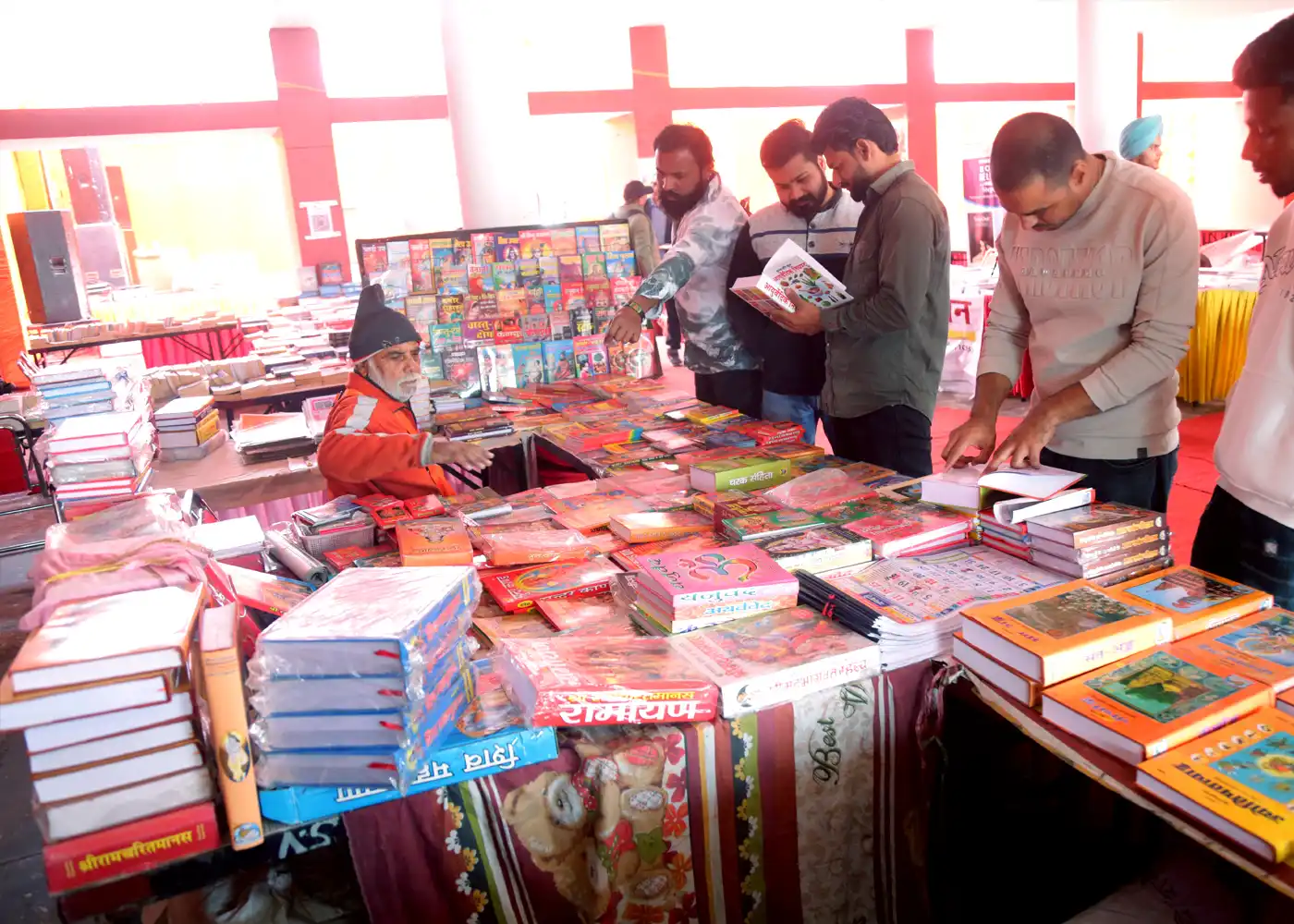 पुस्तक मेले में ज्ञान और अनुभव का उत्सव