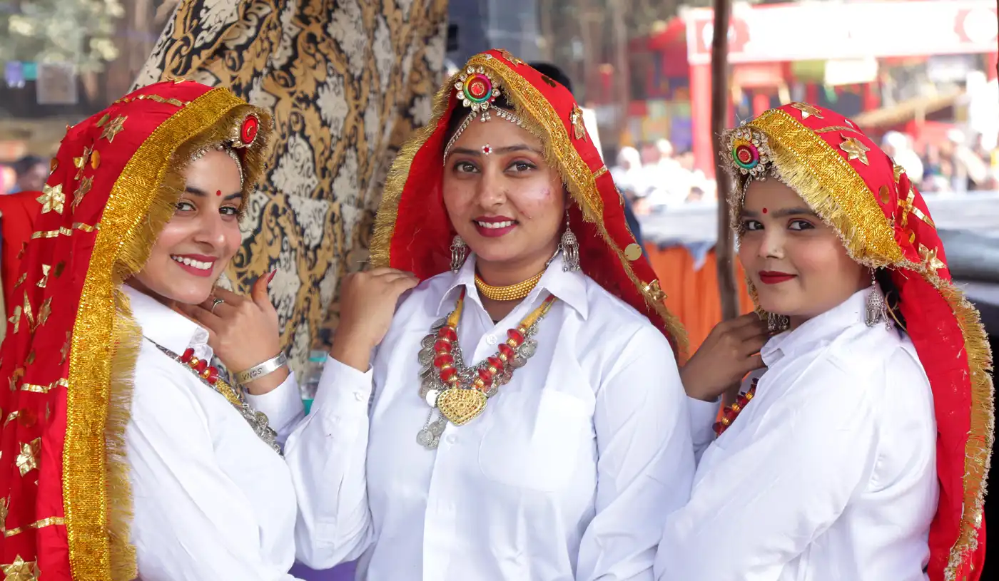 सांस्कृतिक रंगों और पारंपरिक कला – अंतर्राष्ट्रीय गीता महोत्सव 2025