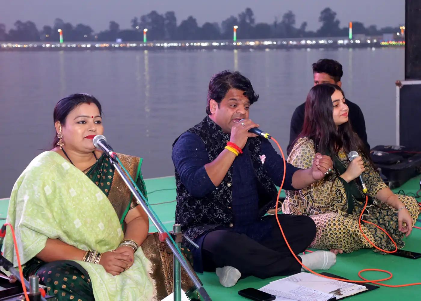 ब्रह्मसरोवर पर संगीत और श्रद्धा का संगम